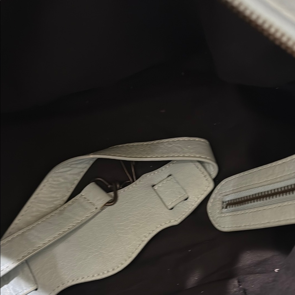 Elegant Light Blue Handbag - Picture 7 of 11